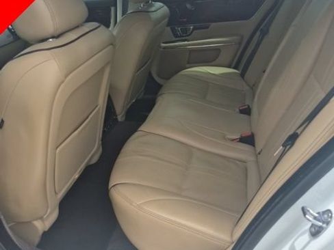 Used 2016 Jaguar XJ R-Sport RWD image 13