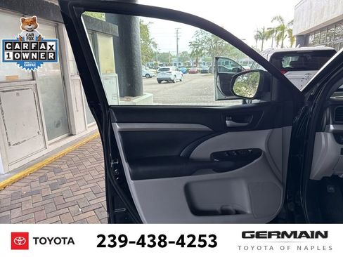 Used 2018 Toyota Highlander XLE image 17