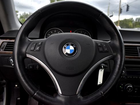 Used 2011 BMW 328i xDrive Coupe AWD/4WD image 17
