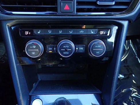 Used 2023 Volkswagen Taos SEL image 20