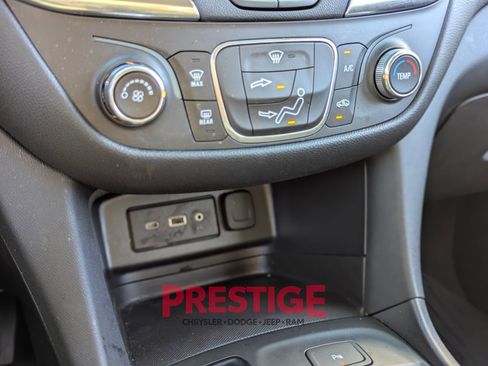 Used 2022 Chevrolet Equinox LT image 21