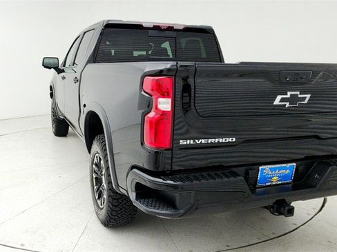 Used 2023 Chevrolet Silverado 1500 ZR2 w/ Technology Package image 5