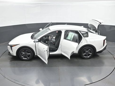 Used 2025 Kia K4 FWD image 51