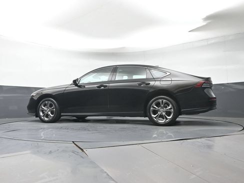 Used 2023 Honda Accord EX image 31