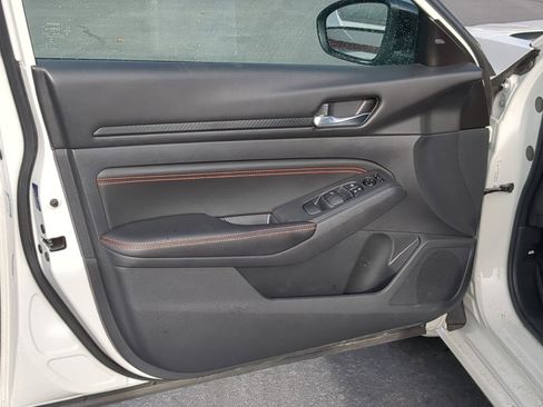 Used 2021 Nissan Altima 2.5 SR image 14