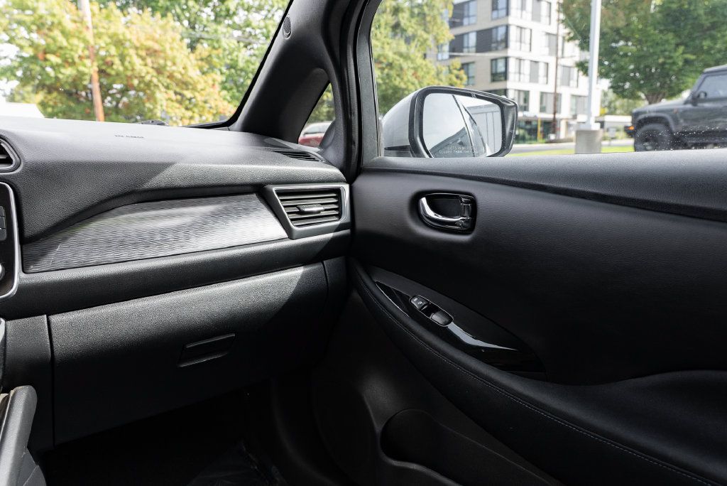 Used 2019 Nissan Leaf SV Plus w/ SV All Weather Package FWD image 10