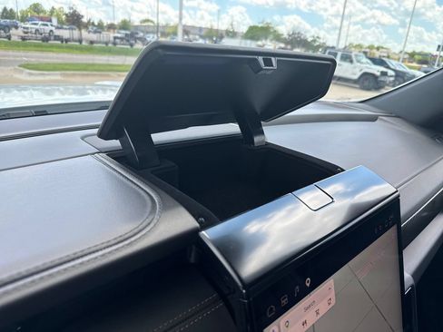 Certified 2025 GMC Yukon XL AT4 w/ AT4 Premium Package AWD/4WD image 36