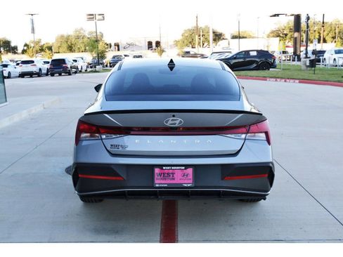 Certified 2025 Hyundai Elantra Sport image 8