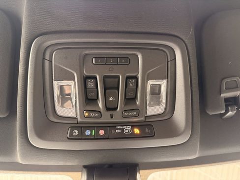 Used 2023 Chevrolet Silverado 3500 High Country image 54