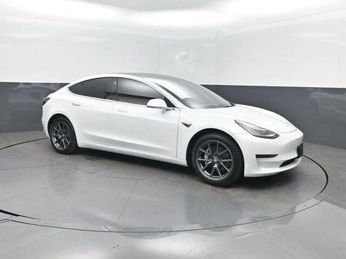 Used 2020 Tesla Model 3 Standard Range Plus image 27