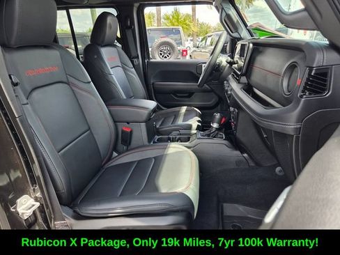 Used 2025 Jeep Wrangler Unlimited Rubicon AWD/4WD image 19