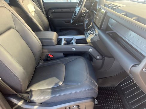 Used 2025 Land Rover Defender 110 V8 image 24