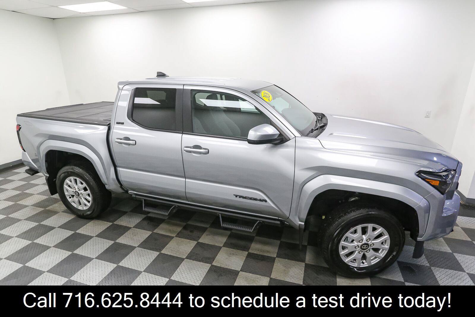 Used 2026 Toyota Tacoma SR5 AWD/4WD image 5