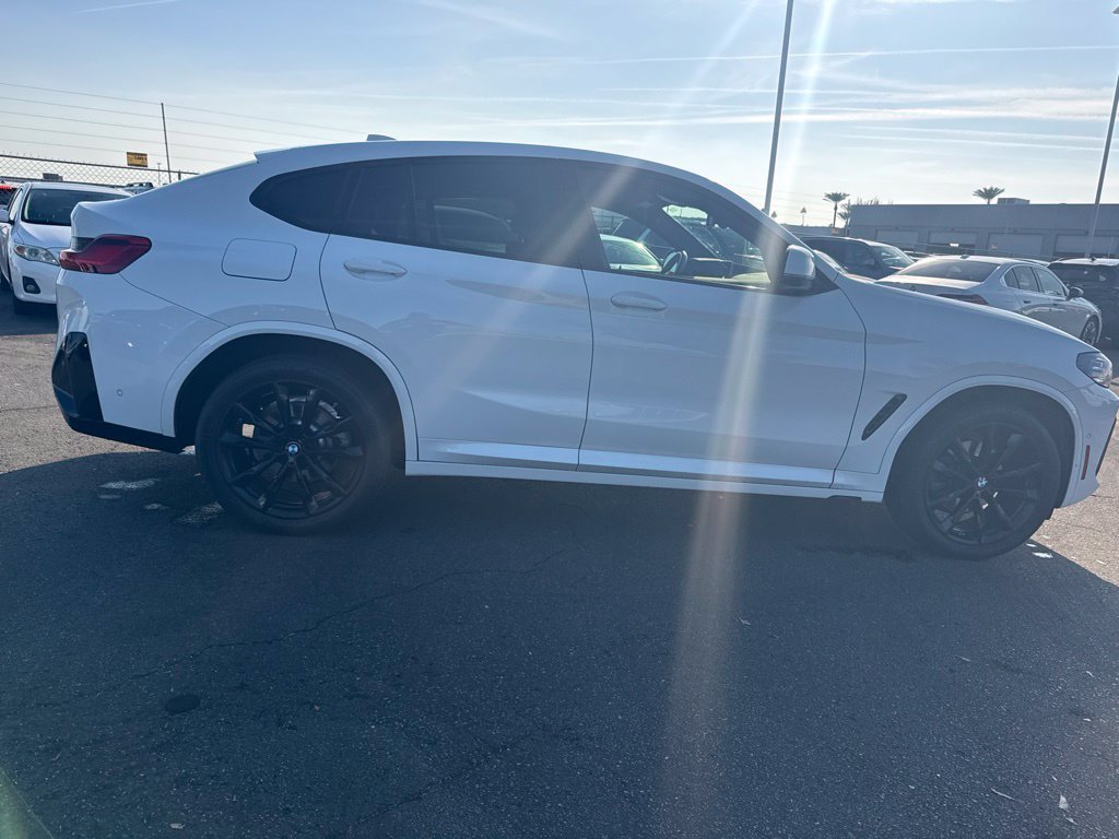 Used 2024 BMW X4 xDrive30i w/ Premium Package AWD/4WD image 7