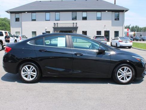 Used 2016 Chevrolet Cruze LT FWD image 6