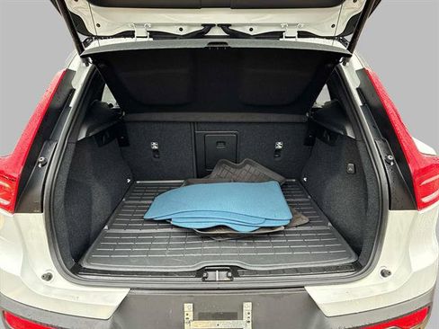 Used 2023 Volvo XC40 Recharge Ultimate image 13
