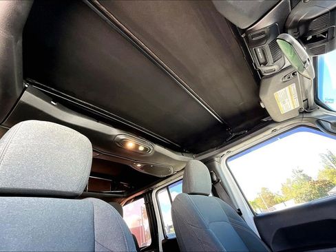 Used 2024 Jeep Wrangler Unlimited image 14