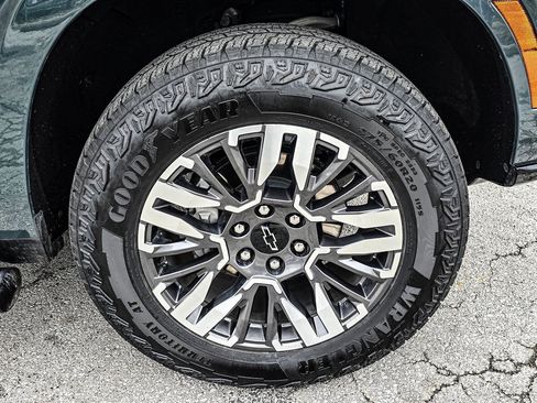 Used 2025 Chevrolet Tahoe Z71 w/ Sun And Tow Package image 10