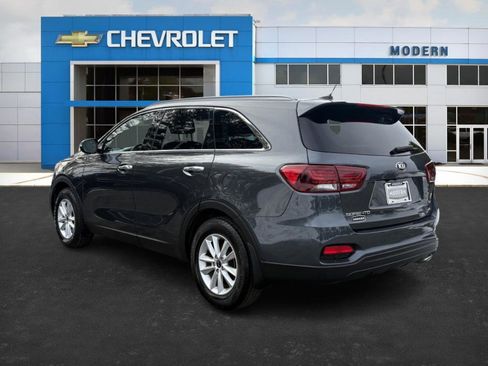 Used 2020 Kia Sorento LX w/ LX I4 Convenience Package image 3