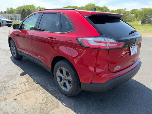 Used 2024 Ford Edge SEL w/ Sport Appearance Package AWD/4WD image 3