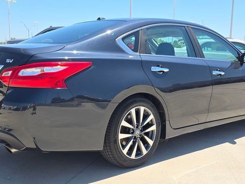 Used 2017 Nissan Altima 2.5 SV FWD image 5