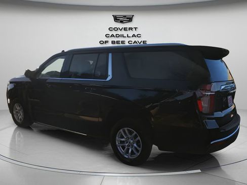 Used 2021 Chevrolet Suburban LT w/ Rear Media and Nav Package image 7