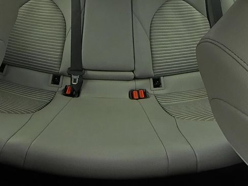Used 2021 Toyota Camry SE FWD image 13