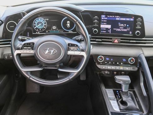 Used 2022 Hyundai Elantra SEL w/ Convenience Package image 17