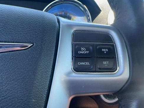 Used 2012 Chrysler 300 RWD image 31