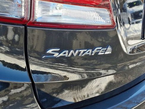 Used 2017 Hyundai Santa Fe Limited image 35