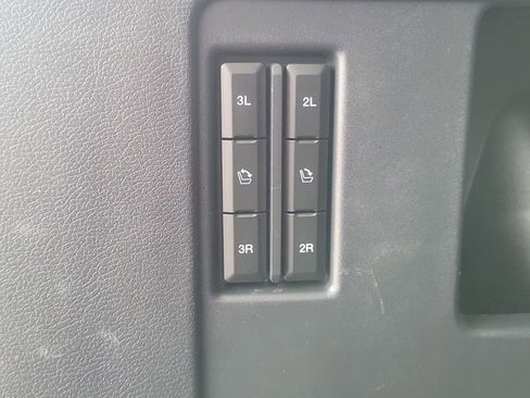 Used 2024 Ford Expedition XLT image 22