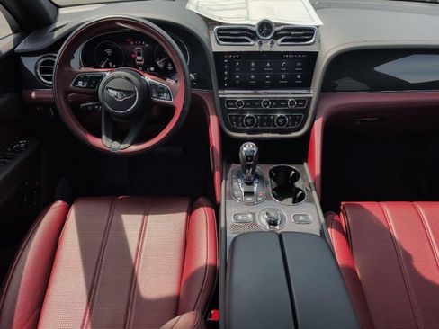 Used 2022 Bentley Bentayga AWD/4WD image 4