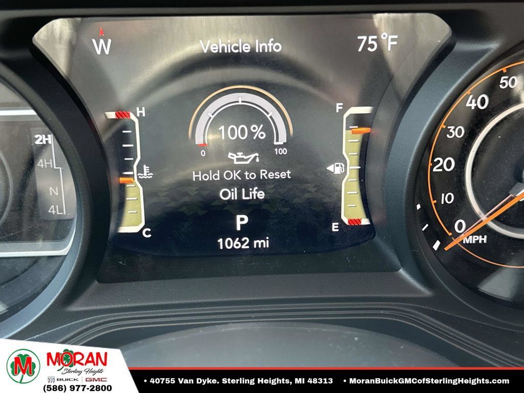Used 2026 Jeep Wrangler Unlimited Sahara AWD/4WD image 23