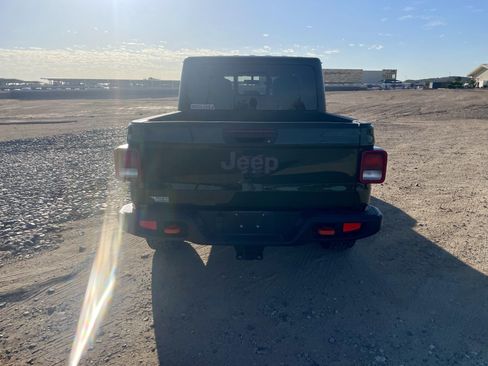 Used 2023 Jeep Gladiator Mojave w/ Trailer Tow Package AWD/4WD image 4