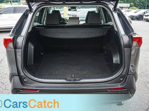 Used 2020 Toyota RAV4 XLE w/ Convenience Package FWD image 37