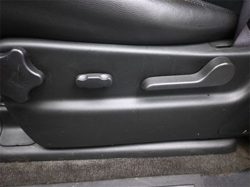 Used 2011 Chevrolet Suburban LT image 32