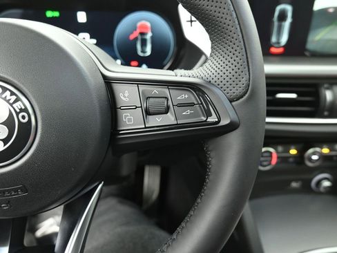 New 2026 Alfa Romeo Stelvio Sprint w/ Convenience Package image 17