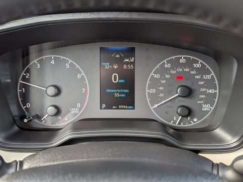 Used 2025 Toyota Corolla Cross LE image 11