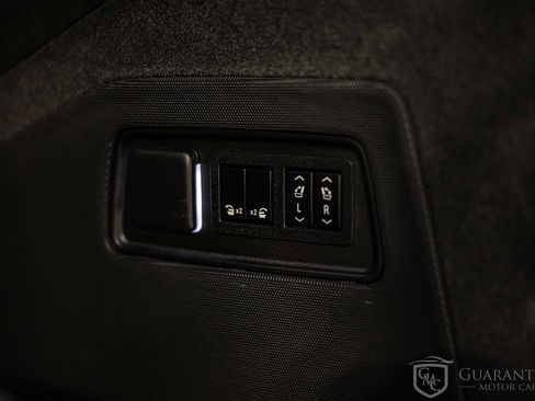 Used 2021 Cadillac Escalade ESV Premium Luxury w/ LPO, Floor Liner Package AWD/4WD image 18