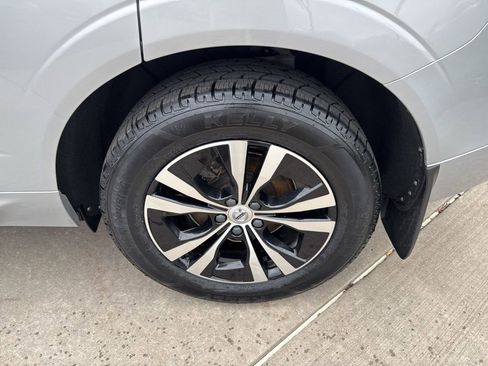 Certified 2023 Volvo XC60 B5 Core w/ Climate Package image 16