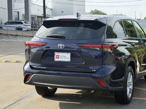 Certified 2025 Toyota Highlander LE FWD image 7