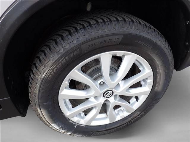 Used 2017 Nissan Rogue SV AWD/4WD image 7