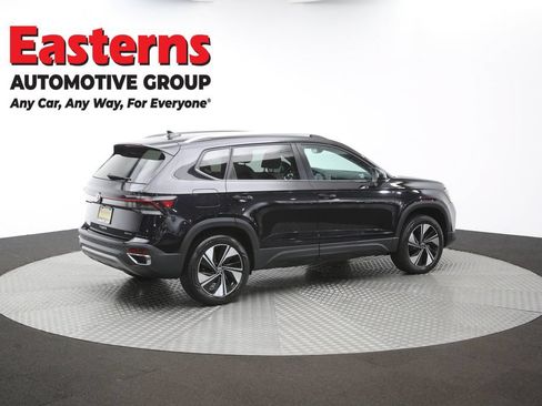 Used 2025 Volkswagen Taos SE AWD/4WD image 42