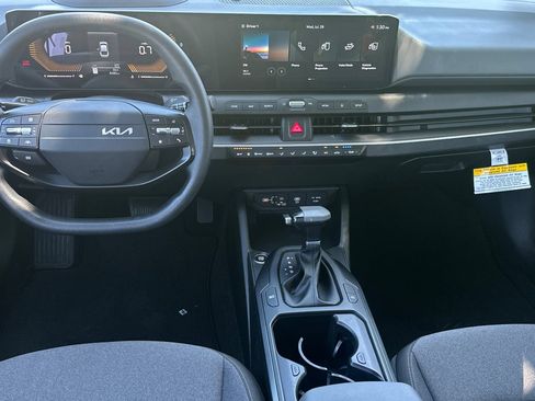 Certified 2025 Kia K4 FWD image 10