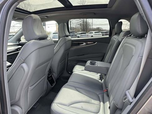 Used 2022 Lincoln Nautilus Reserve w/ Monochromatic Package AWD/4WD image 10