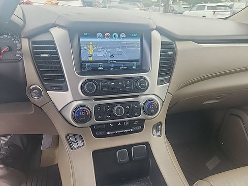 Used 2017 GMC Yukon SLT AWD/4WD image 24