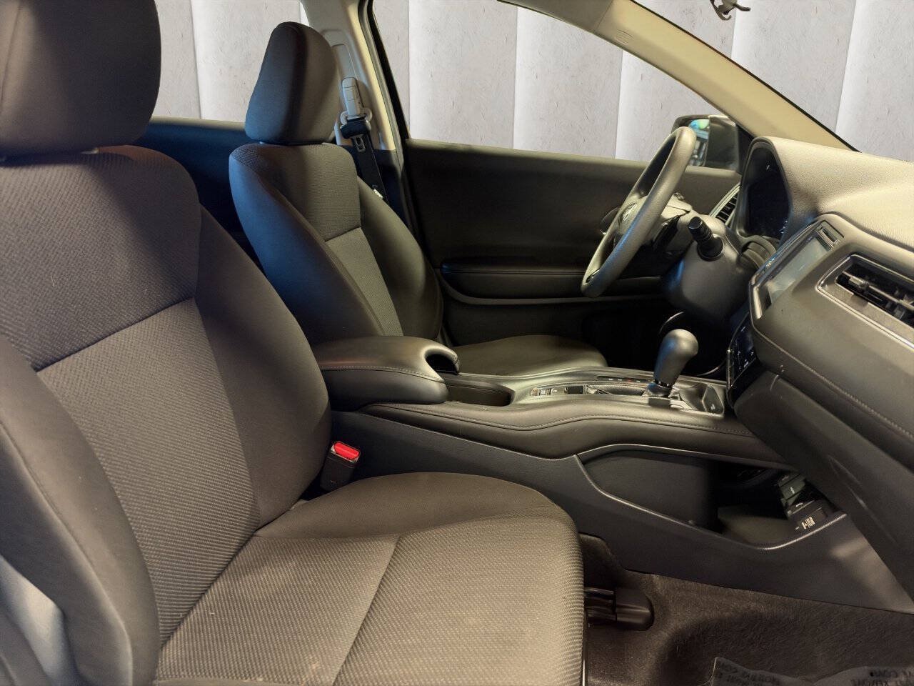 Used 2018 Honda HR-V EX image 14