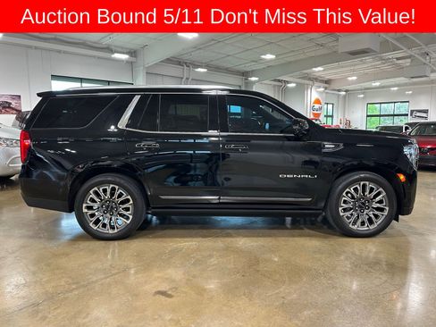 Used 2024 GMC Yukon Denali Ultimate AWD/4WD image 8