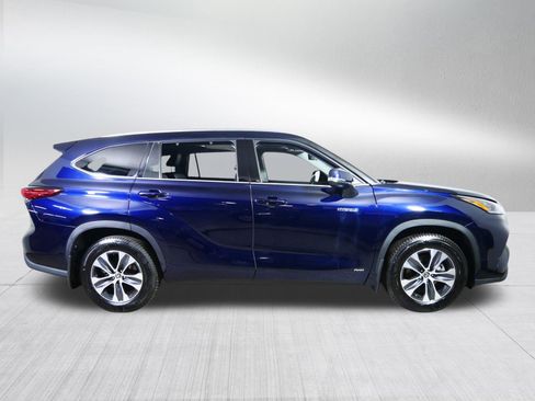 Used 2020 Toyota Highlander XLE image 8