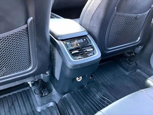 Used 2020 Volvo XC90 T5 Momentum w/ Protection Package image 33